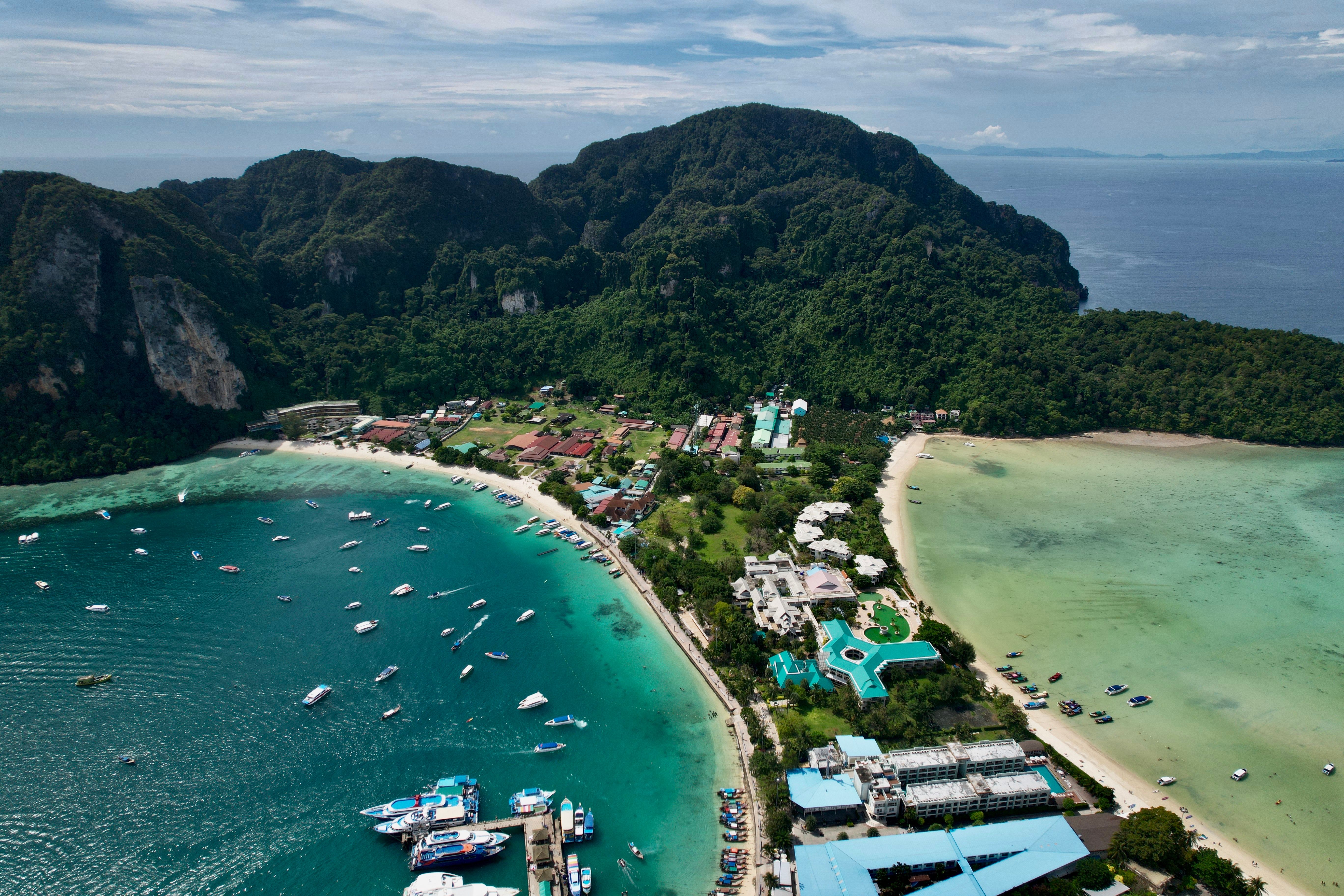 Phi Phi island tour by Speed boat with Local / International Lunch